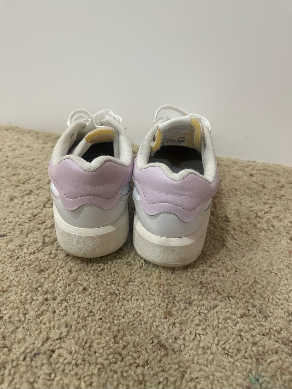 New Balance The Intelligent Choice CT302 Women’s Sneakers Size 9 White Pink Gray - Picture 4 of 7